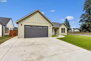 102 W Oak St, Yacolt, WA 98675 - Photo 3