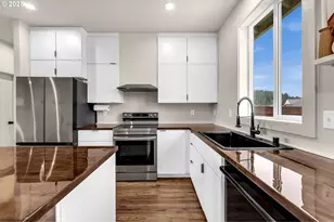 102 W Oak St, Yacolt, WA 98675 - Photo 17