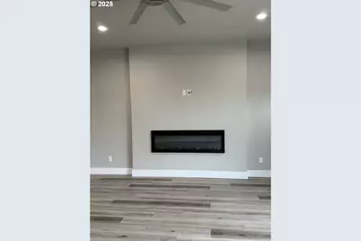 149 Coles Valley St, Sutherlin, OR 97479 - Photo 5