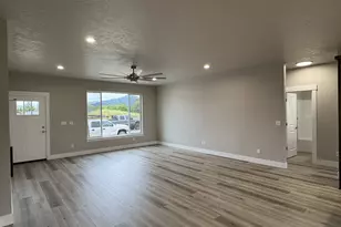 149 Coles Vly St, Sutherlin, OR 97479 - Photo 7