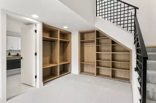 9070 NW Lovejoy St, Portland, OR 97229 - Photo 17