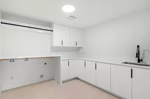 9070 NW Lovejoy St, Portland, OR 97229 - Photo 13