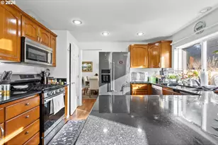 15358 SW Roundtree Dr, Tigard, OR 97223 - Photo 9