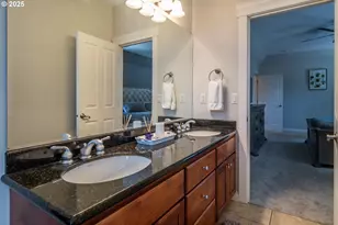 295 Fairway Village Ln, Roseburg, OR 97471 - Photo 23