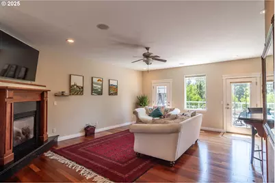 295 Fairway Village Ln, Roseburg, OR 97471 - Photo 9