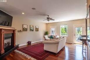 295 Fairway Village Ln, Roseburg, OR 97471 - Photo 9