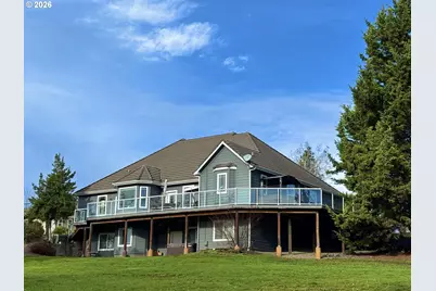 295 Fairway Village Ln, Roseburg, OR 97471 - Photo 1