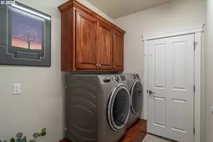 295 Fairway Village Ln, Roseburg, OR 97471 - Photo 35