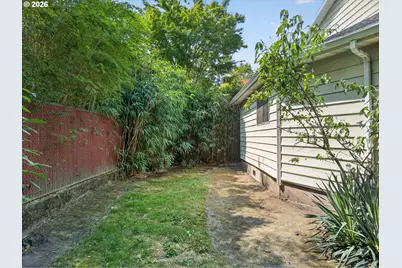 1414 SE Lambert St, Portland, OR 97202 - Photo 9