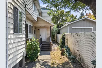 1414 SE Lambert St, Portland, OR 97202 - Photo 5