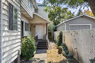 1414 SE Lambert St, Portland, OR 97202 - Photo 5