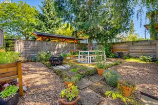 3746 SE Sherman St, Portland, OR 97214 - Photo 37