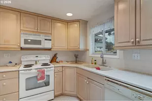 1065 Reserve St, Silverton, OR 97381 - Photo 17