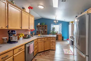 380 Sunnyside Dr, Winston, OR 97496 - Photo 3