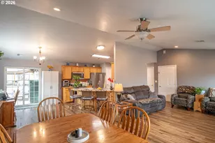 380 Sunnyside Dr, Winston, OR 97496 - Photo 5