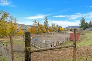 624 Willis Creek Rd, Winston, OR 97496 - Photo 37