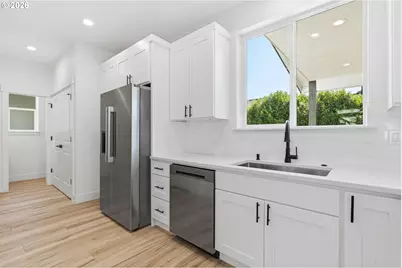 10338 SE Ramona St, Portland, OR 97266 - Photo 9