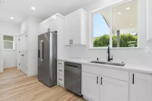 10338 SE Ramona St, Portland, OR 97266 - Photo 9