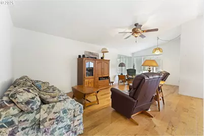 1600 Rhododendron Dr #309, Florence, OR 97439 - Photo 9