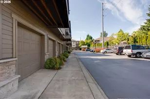 646 NE Roydon Ln, Hillsboro, OR 97006 - Photo 5