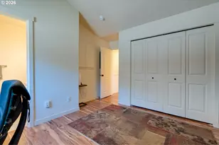 646 NE Roydon Ln, Hillsboro, OR 97006 - Photo 31