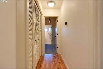 646 NE Roydon Ln, Hillsboro, OR 97006 - Photo 33