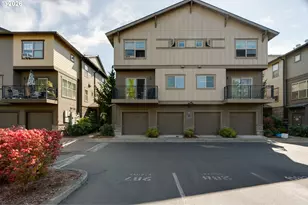 646 NE Roydon Ln, Hillsboro, OR 97006 - Photo 3