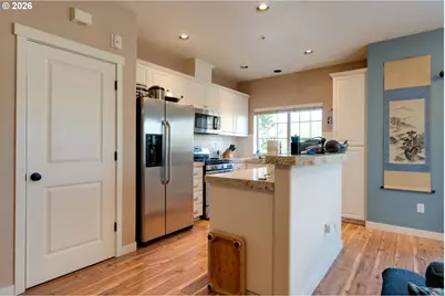 646 NE Roydon Ln, Hillsboro, OR 97006 - Photo 19