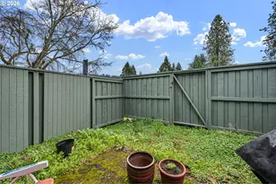 4429 Fox Hollow Rd, Eugene, OR 97405 - Photo 33