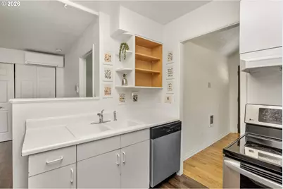 9106 SW Capitol Hwy, Portland, OR 97219 - Photo 11