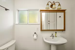 9106 SW Capitol Hwy, Portland, OR 97219 - Photo 25