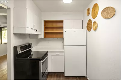 9106 SW Capitol Hwy, Portland, OR 97219 - Photo 13