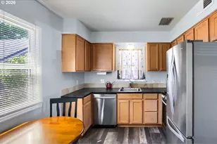9320 SE Yamhill St, Portland, OR 97216 - Photo 11