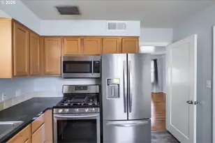 9320 SE Yamhill St, Portland, OR 97216 - Photo 15