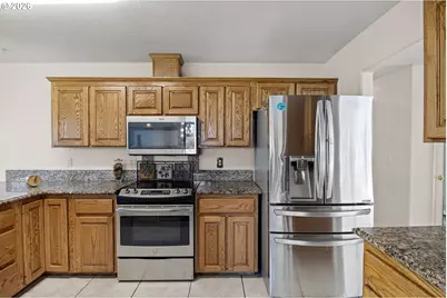 1385 SE Laurel Ct, Roseburg, OR 97470 - Photo 15