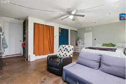 1487 Barton St, Eugene, OR 97404 - Photo 19