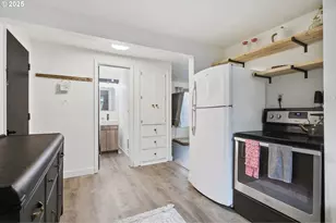 1487 Barton St, Eugene, OR 97404 - Photo 29