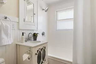 1005 NE Jarrett St, Portland, OR 97211 - Photo 17