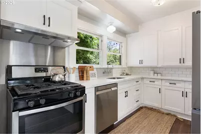 1005 NE Jarrett St, Portland, OR 97211 - Photo 13