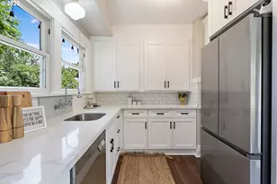 1005 NE Jarrett St, Portland, OR 97211 - Photo 11