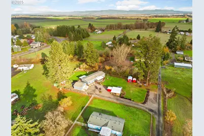 27481 10th St, Junction City, OR 97448 - Photo 35