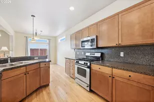 2465 Park View Dr, Eugene, OR 97408 - Photo 9
