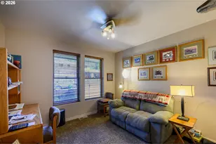 48482 E Meadow Way, Oakridge, OR 97463 - Photo 15