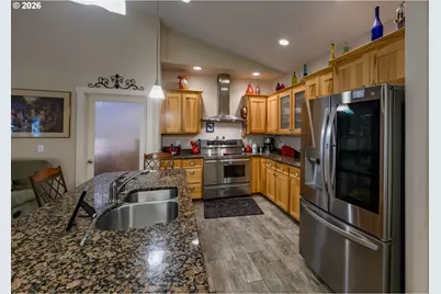 48482 E Meadow Way, Oakridge, OR 97463 - Photo 7
