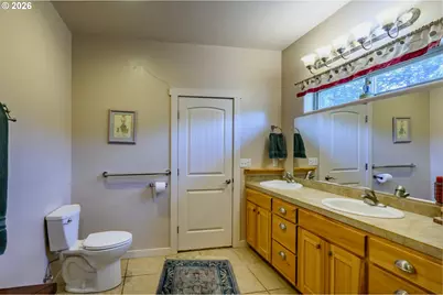48482 E Meadow Way, Oakridge, OR 97463 - Photo 13