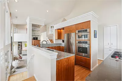 1716 SW High St, Portland, OR 97201 - Photo 11