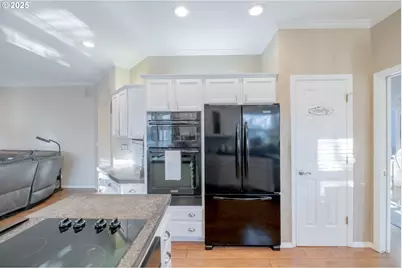 925 Scepter Ct NE, Salem, OR 97301 - Photo 11