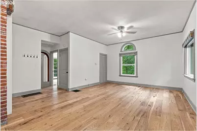5753 SW Vermont St, Portland, OR 97219 - Photo 7