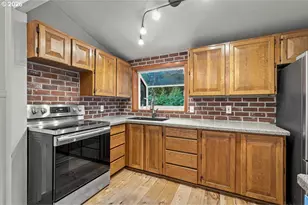 5753 SW Vermont St, Portland, OR 97219 - Photo 15