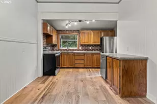 5753 SW Vermont St, Portland, OR 97219 - Photo 11